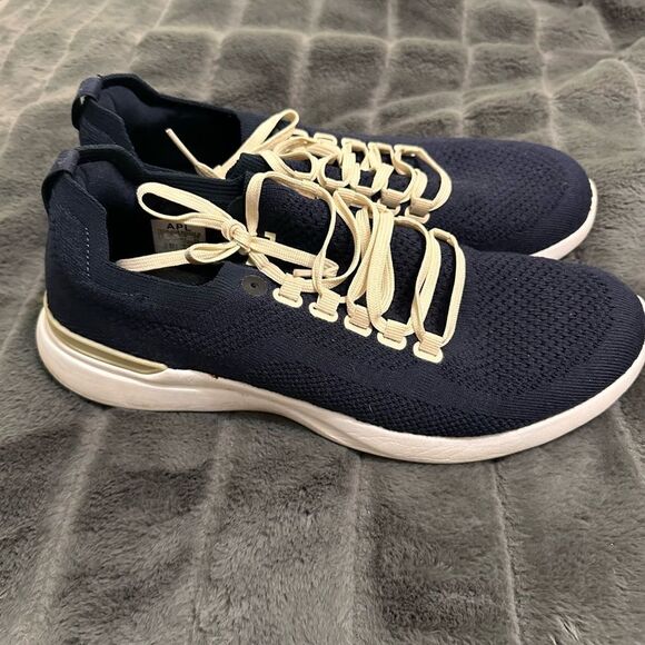 Women’s APL Techloom Breeze Navy Shoes 9.5 - Picture 1 of 10